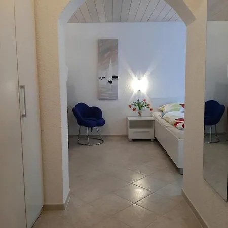 Traum Mit Pool Am Meer, Kroatien, Istrien, Liznjan, Urlaub An Der Adria Ližnjan