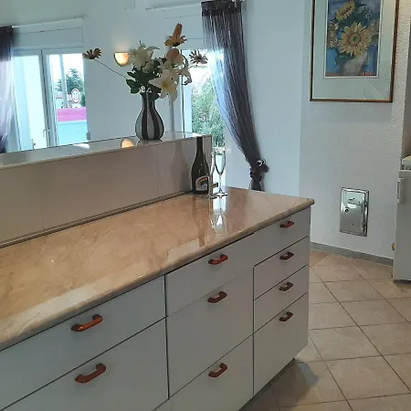Traum Mit Pool Am Meer, Kroatien, Istrien, Bis 6 Personen, Urlaub An Der Adria Apartmán Ližnjan