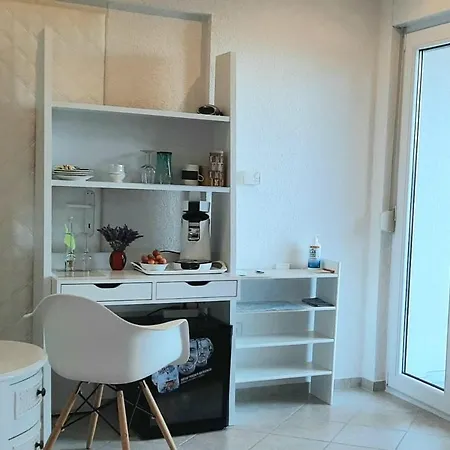 Traum Mit Pool Am Meer, Kroatien, Istrien, Liznjan, Urlaub An Der Adria Ližnjan