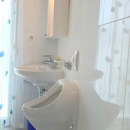 Traum Mit Pool Am Meer, Kroatien, Istrien, Bis 6 Personen, Urlaub An Der Adria Apartmán Ližnjan