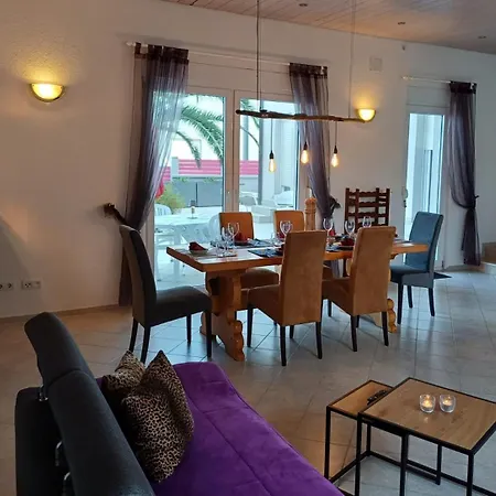 Traum Mit Pool Am Meer, Kroatien, Istrien, Bis 6 Personen, Urlaub An Der Adria * Ližnjan