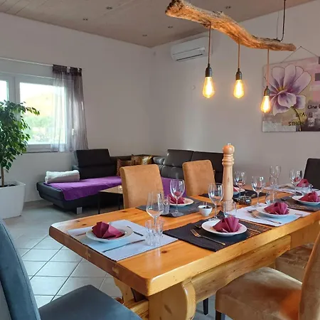 Traum Mit Pool Am Meer, Kroatien, Istrien, Liznjan, Urlaub An Der Adria * Ližnjan