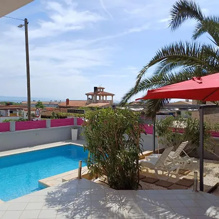 Traum Mit Pool Am Meer, Kroatien, Istrien, Liznjan, Urlaub An Der Adria *