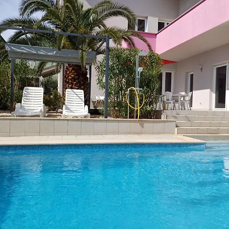Traum Mit Pool Am Meer, Kroatien, Istrien, Liznjan, Urlaub An Der Adria * Ližnjan
